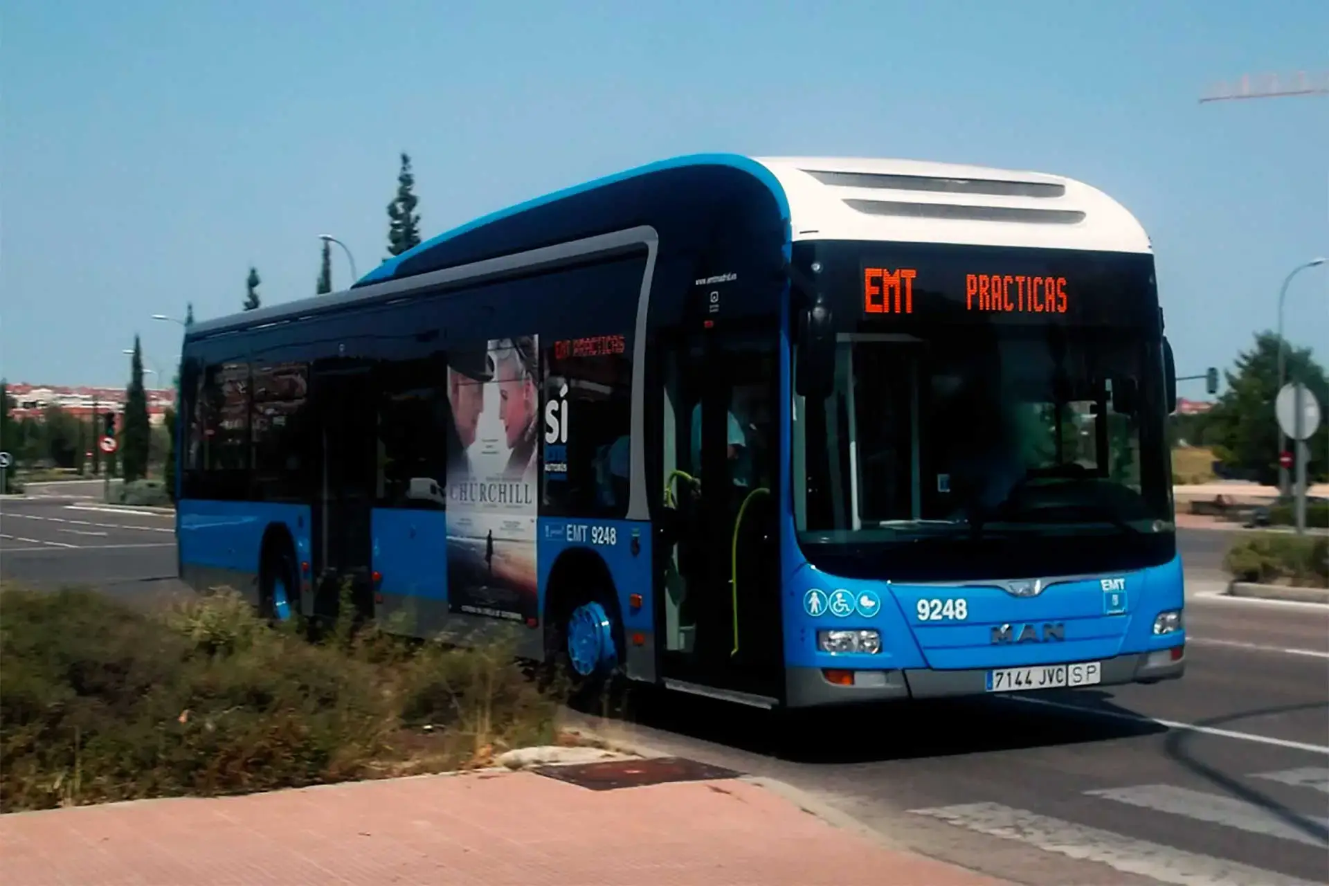 Imagen de un autobús en prácticas de la EMT